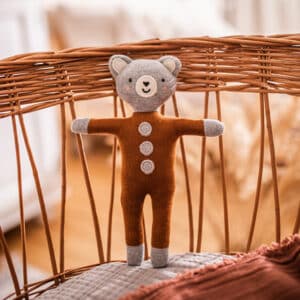 Babybär, hellgrau mit Anzug, rost